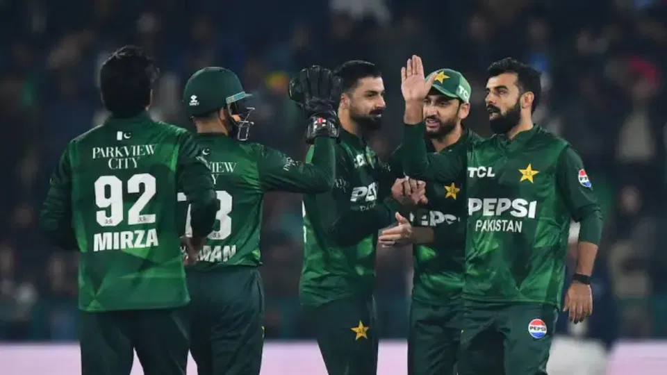Pakistan spin web bamboozles Australia in one-sided T20I series opener at Lahore